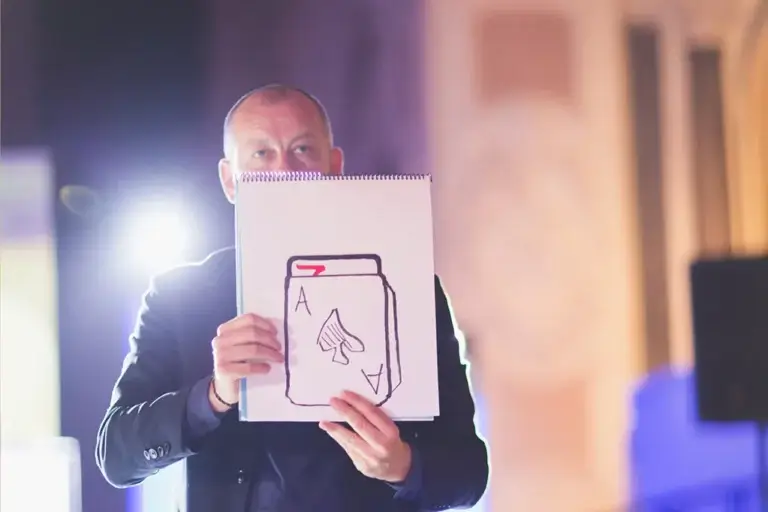 Lioz magicien à Metz et son notepad